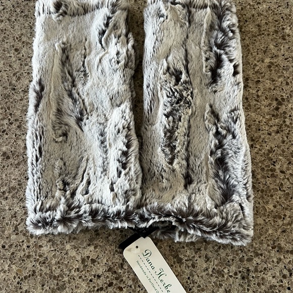 Accessories - Dana Hockett Faux Fur fingerless mittens in Gray and Cream